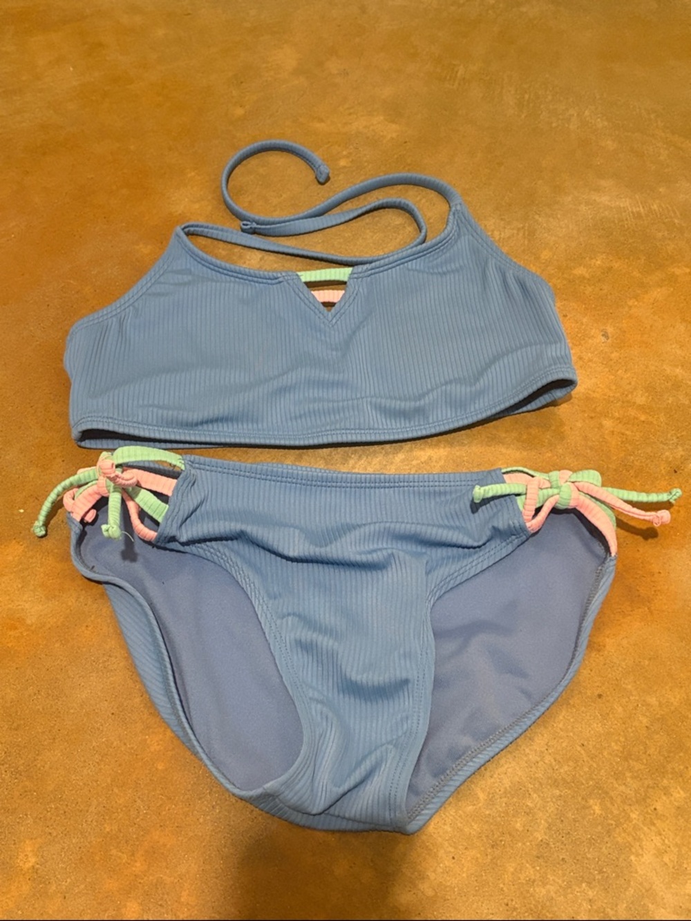 ⭐️5 for $20⭐️ Art class 2 piece bikini